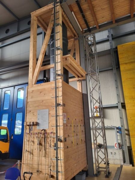 4 444 1100 700 4 444 1100 700